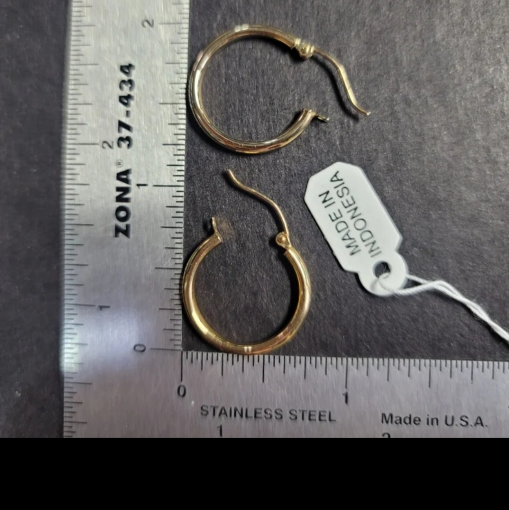 E23 14k Gold Hoop Earrings